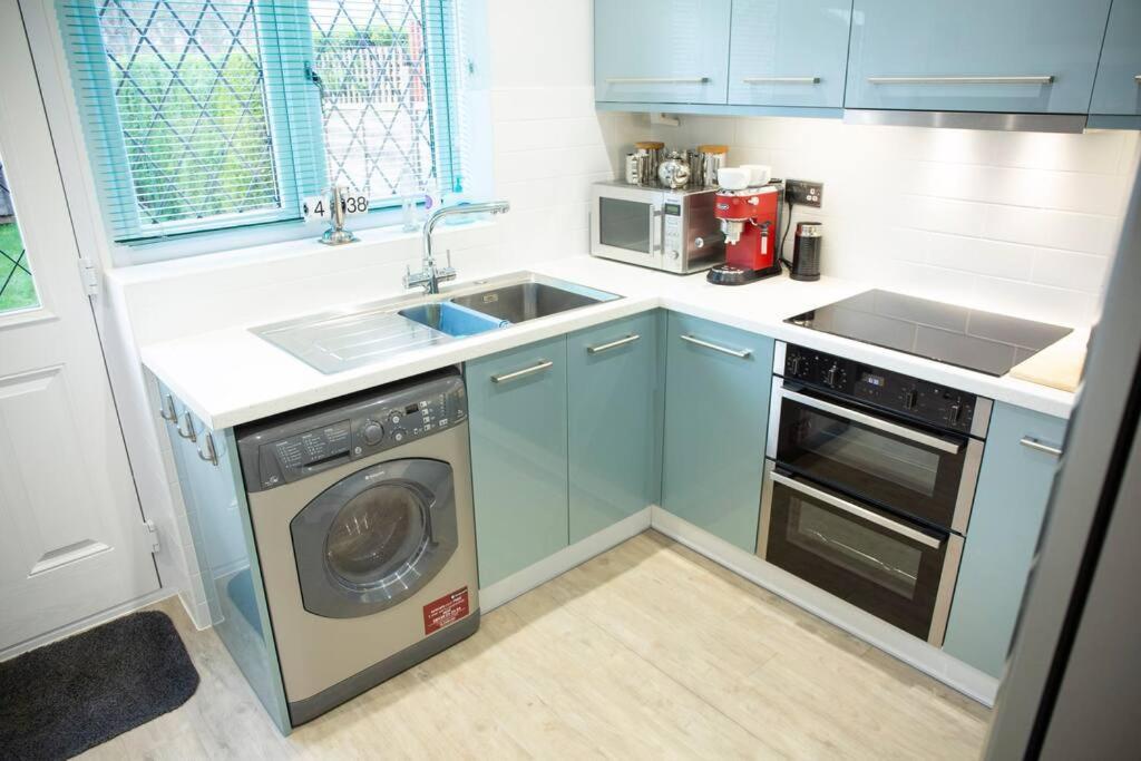Reeve House - 2-bed - Free Parking & Wi-fi *