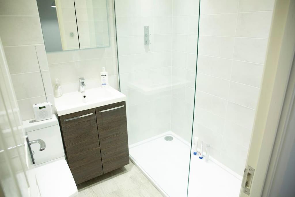 Reeve House - 2-bed - Free Parking & Wi-fi *