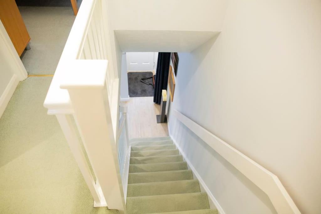 Reeve House - 2-bed - Free Parking & Wi-fi *